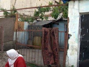 2.5 Yaşındaki Oğlunu Döverek Öldürdüğü İddia Edilen Baba Gözaltına Alındı