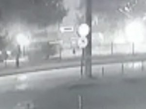 Parçalanan Otomobilin Sürücüsü Astsubay Hayatını Kaybetti: Kaza Anı Saniye Saniye Kamerada