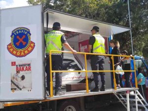 Emniyet Kemerinin Önemini Simülasyon Aracıyla Anlatıldı