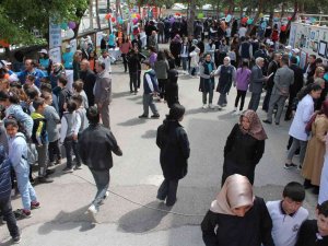 Bilim Fuarında 80 Öğrenci Ürettikleri Projelerini Sergilediler