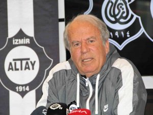 Mustafa Denizli, Altaylı Futbolcularla Görüştü