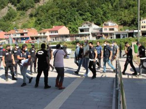 Bozkurt’taki Selde 17 Kişinin Öldüğü, 3 Kişinin Kaybolduğu Ölçer Apartmanının Müteahhidi Tahliye Edildi