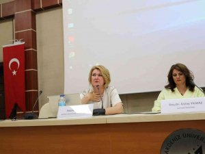 Akdeniz Üniversitesi’nde ’Savaş, Kadın Ve Göç Paneli’ İle ’Göçmen Kadın Sanatçılar Resim Sergisi’ Düzenlendi