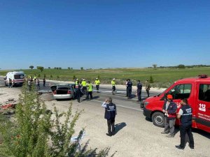 Uşak’ta Hamile Kadın Ve Annesi Feci Kazada Hayatını Kaybetti