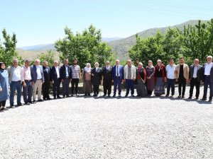 Başkan Güder’e Hizmet Övgüsü