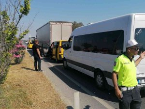 Zincirleme Kazada İ̇ngiliz Turist Yaralandı