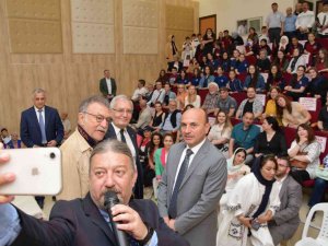 Sanatçı Tamer Levent Yalova Altınova’da Söyleşiye Katıldı