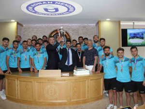Adü Rektörü Aldemir, Türkiye Şampiyonu Takımı Ağırladı