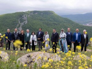 Tbmm Başkanı Başkanı Şentop Şuşa’yı Ziyaret Etti