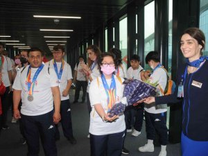 Özel Sporcular 21 Madalya İle Türkiye’ye Döndü