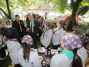 Sandıkçı’dan İzcilere Simit Ve Salep İkramı