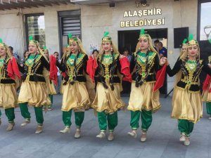 Alaşehir’de ’Gençlik Yürüyüşü’ Yapıldı