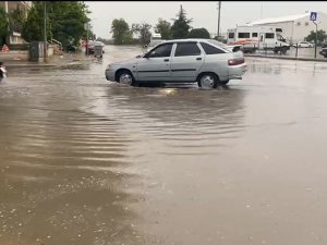 Edirne’nin Bozuk Yolları Göle Döndü