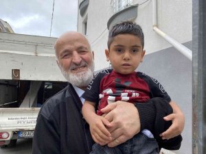 Sancaktepe’de Ölüm Teğet Geçti: Küçük Çocuk, Cipin Altından Yara Almadan Kurtuldu