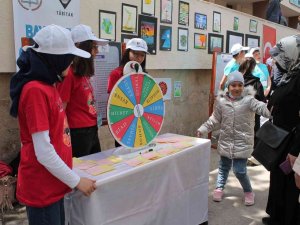 Bilim Fuarında 80 Öğrenci Ürettikleri Projelerini Sergilediler