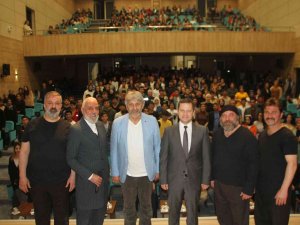 Malazgirt’te “Ya İ̇stiklal Ya İ̇zmihlal” Adlı Tiyatro Oyunu Sahnelendi