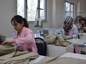 Tekstil Atölyesi Kadınlara Ekmek Kapısı Oldu