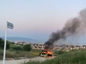 Bursa’da Sahibinin Gözü Önünde Aracı Alev Alev Yandı