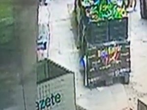 Esenler’de Marketten 5 Bin Liralık Hırsızlık Kamerada