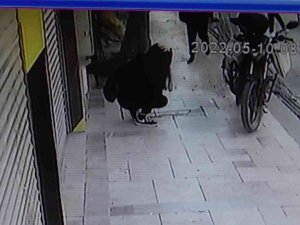 Kaldırımda Yürürken Başına İnşaattan Cisim Düşen Genç Kız Yaralandı