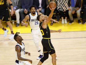 Golden State Warriors, Dallas Mavericks Karşısında 1-0 Öne Geçti