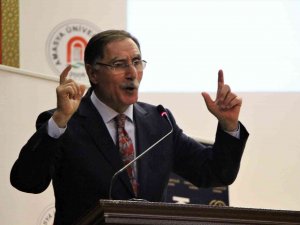 Şeref Malkoç’tan Üniversitelilere İş Bulma Tavsiyesi: “Bu Dillerden Birini Öğrenin, İş Bulamazsanız Yanıma Gelin”