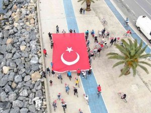 Pendik’te 19 Mayıs’ta Dev Türk Bayraklı Bisiklet Korteji Havadan Görüntülendi