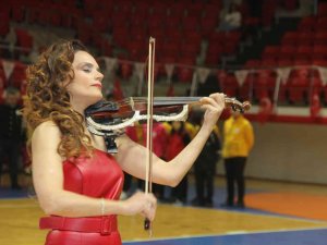 Samsun’da 19 Mayıs Kutlamalarına Dünyaca Ünlü Kemancı Damga Vurdu