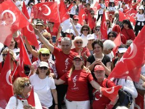 Muratpaşa’da 19 Mayıs Kutlamaları Sabah Sporuyla Başladı