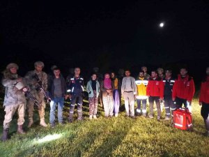 Pancar Toplarken Mahsur Kalan 6 Kişi Kurtarıldı