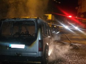 Bingöl’de Park Halindeki Araç Küle Döndü