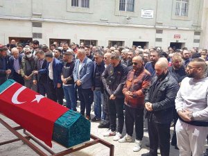Kalp Krizinden Ölen Şampiyon Boksör Memleketi Giresun’da Son Yolculuğuna Uğurlandı