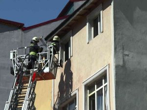 Otel Odasından Yükselen Dumanlar Paniğe Yol Açtı