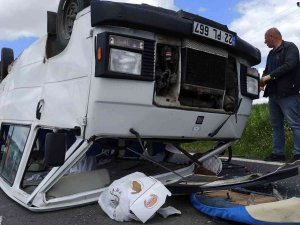 Edirne’de Feci Kaza: Minibüs İçindeki Yolcularla Ters Döndü