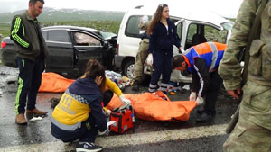 Ardahan’da zincirleme trafik kazası: 6 ölü, 17 yaralı