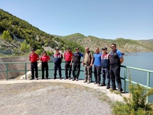 Baraja Düşerek Mahsur Kalan Karaca Kurtarıldı