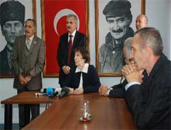DSHP'de Rahşan Ecevit Genel Başkan