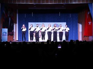 İ̇şaret Dili İle Tiyatro