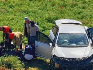 Kaza Yapan Araçta Dili Boğazına Kaçan Sürücüyü İtfaiye Amiri Yaşama Tutundurdu