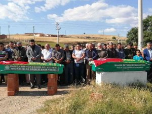 Gölette Hayatlarını Kaybeden İkiz Kardeşler Yan Yana Defnedildi