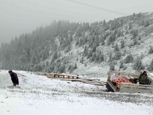 Gümüşhane’nin Yüksek Kesimleri 19 Mayıs’ta Beyaza Büründü
