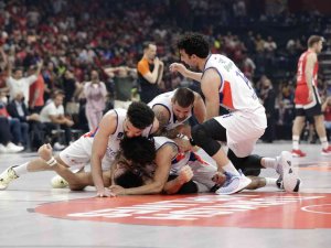 Anadolu Efes Üst Üste 3. Kez Finalde