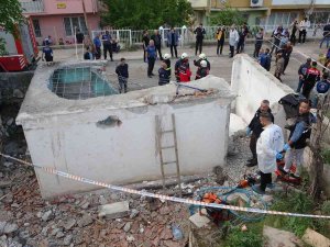 Hurdacılık Yapan Çocuklar Yıkılan Duvarın Altında Kaldı: 1 Ölü, 1 Yaralı