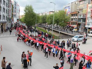 Kastamonu’da Yüzlerce Vatandaş Türk Bayrakları İle Yürüdü