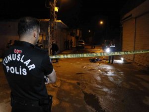Silahlı Çatışmada Başından Vurulan Kişi Öldü