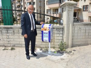 Can Dostları İçin Bayat Ekmek Kutusu