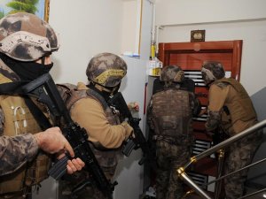 ’Ucuz Konteyner’ İlanıyla 73 Kişiyi Dolandıran Şüphelilere Eş Zamanlı Operasyon