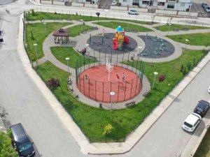 Düzce Belediyesi Bir Ayda 8 Spor Parkı Yeniledi