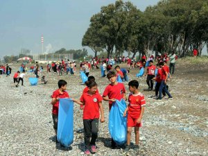 Mersin’de 300 Öğrenci Deniz Kaplumbağaları İçin Sahili Temizledi