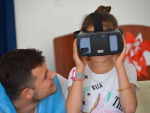 Çanakkale’de Köy Okulu Öğrencileri Sanal Olarak Anıtkabir’i Gezdi